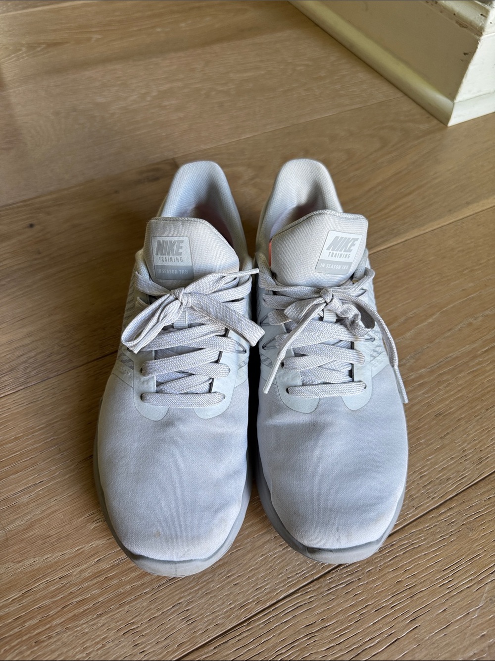 Nike Women’s Light Gray/White Running Sneakers